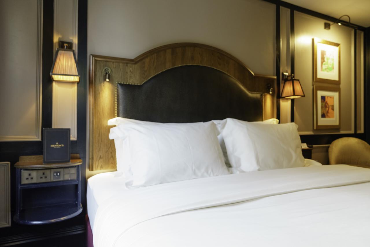 Lux Room with Window,509834328:JPEG